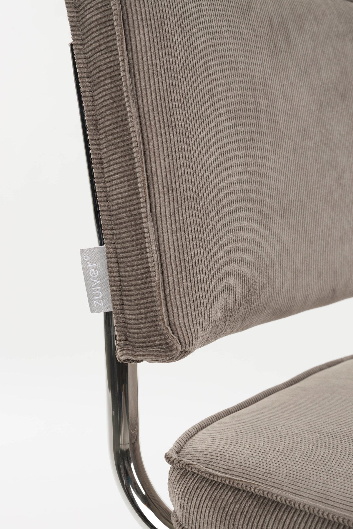 Stuhl Ridge in Dunkelgrau präsentiert im Onlineshop von KAQTU Design AG. Stuhl ist von Zuiver