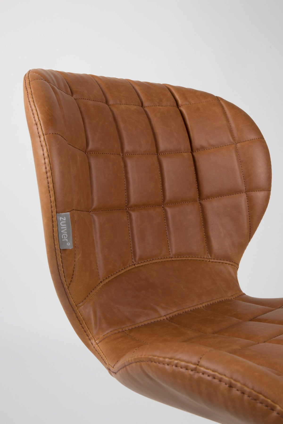 Stuhl OMG LL in Braun präsentiert im Onlineshop von KAQTU Design AG. Stuhl ist von Zuiver