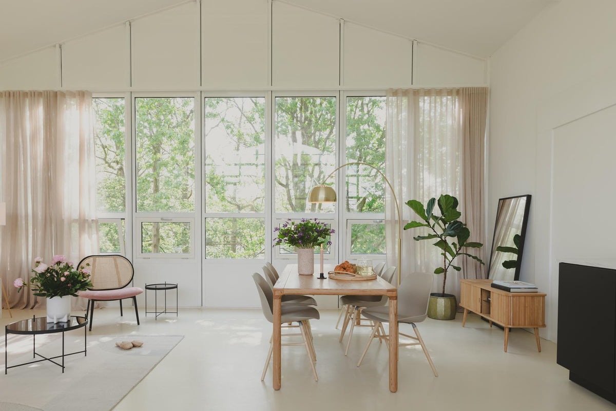 Stuhl Albert Kuip in Taupe präsentiert im Onlineshop von KAQTU Design AG. Stuhl ist von Zuiver