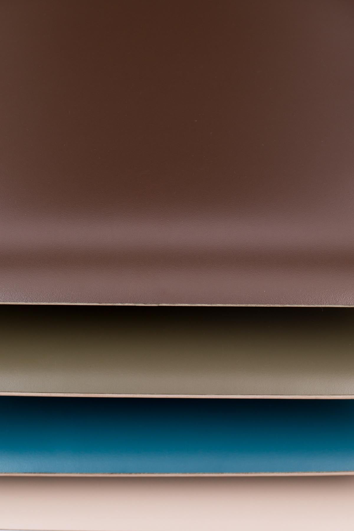 Stuhl Back to School in Blau präsentiert im Onlineshop von KAQTU Design AG. Stuhl ist von Zuiver