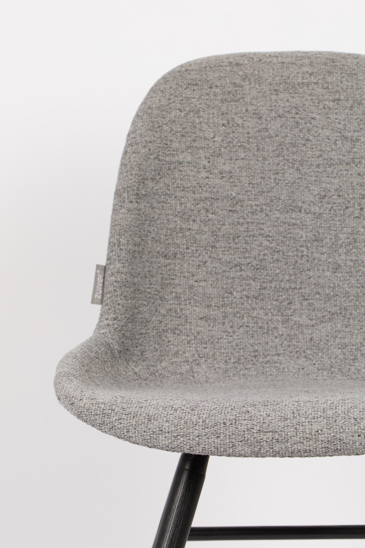 Stuhl Albert Kuip gepolstert in Grau präsentiert im Onlineshop von KAQTU Design AG. Stuhl ist von Zuiver