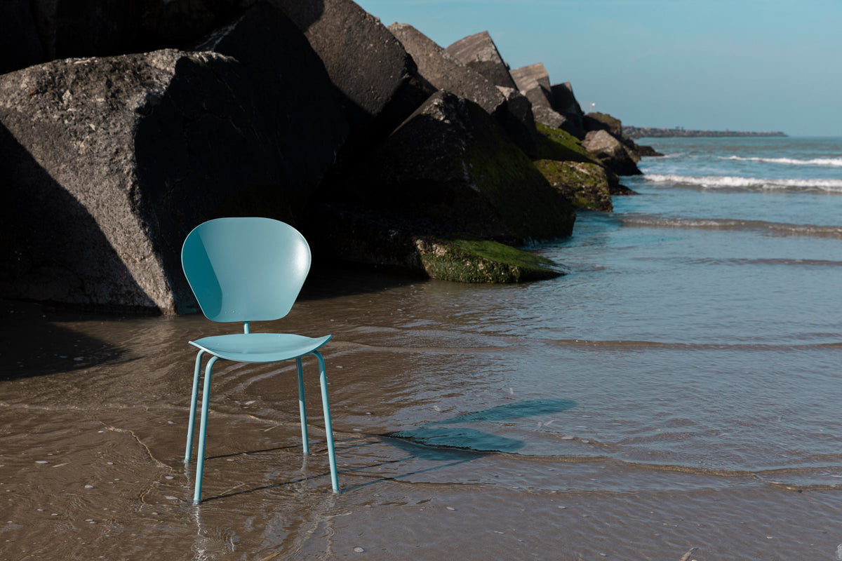 Stuhl The Ocean in Blau präsentiert im Onlineshop von KAQTU Design AG. Stuhl ist von Zuiver