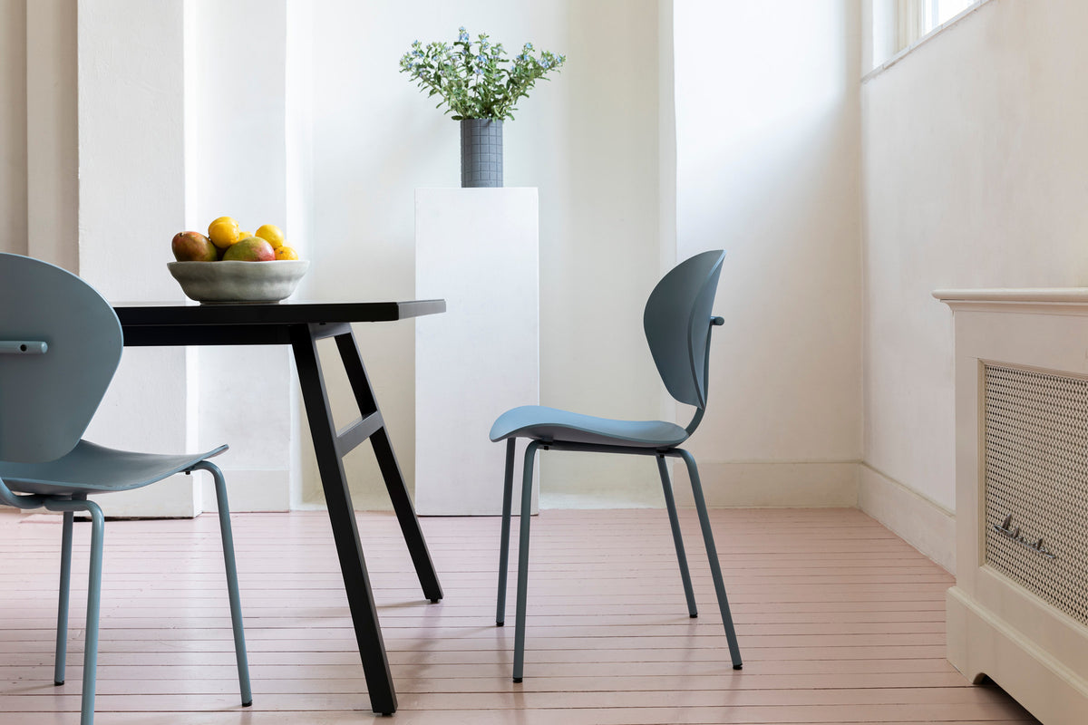 Stuhl The Ocean in Blau präsentiert im Onlineshop von KAQTU Design AG. Stuhl ist von Zuiver