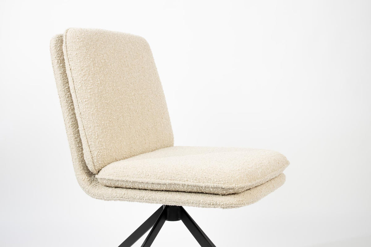 Stuhl Tyler in Weiss präsentiert im Onlineshop von KAQTU Design AG. Stuhl ist von Zuiver