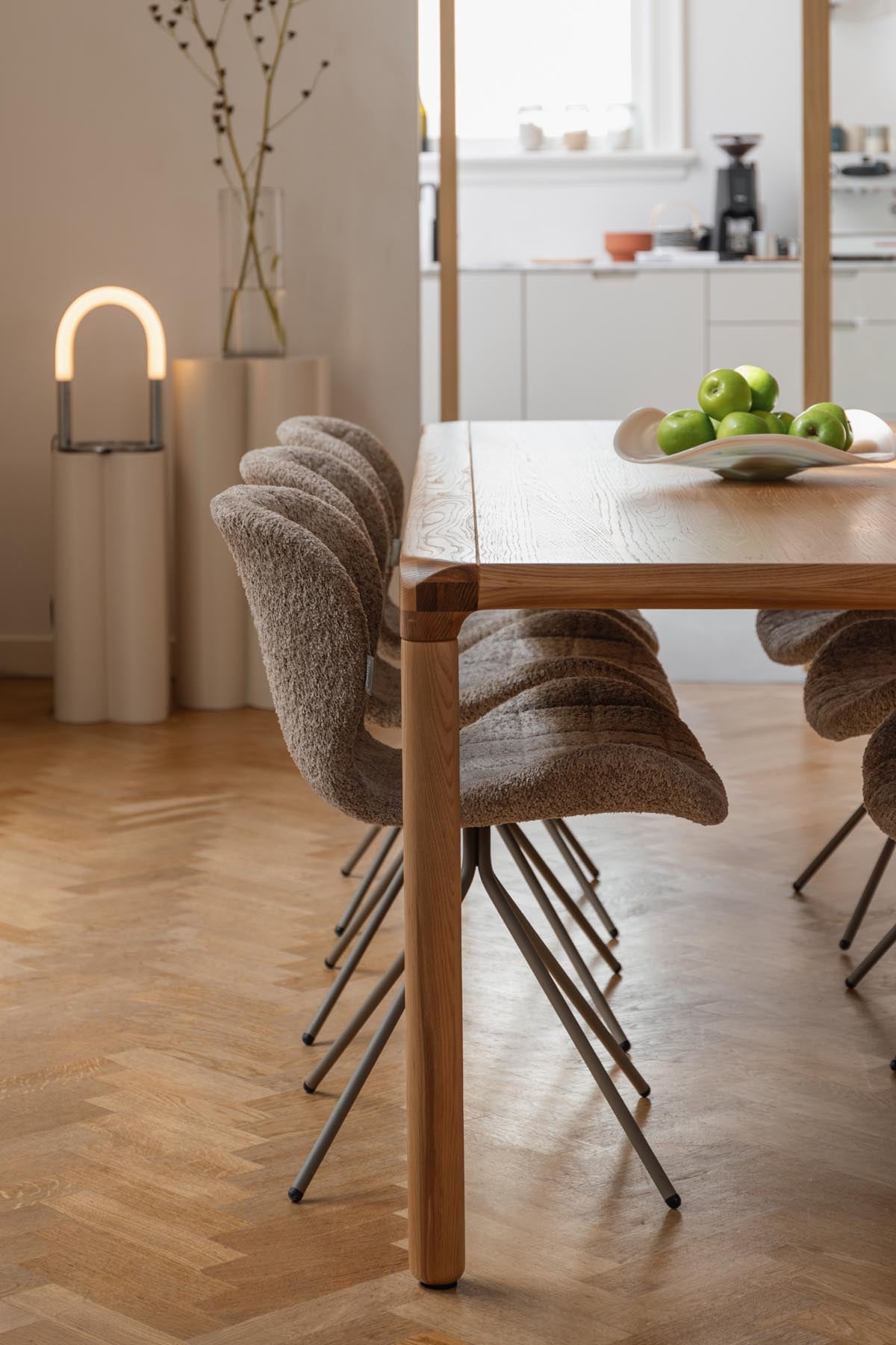 Stuhl OMG Soft in Beige präsentiert im Onlineshop von KAQTU Design AG. Stuhl ist von Zuiver