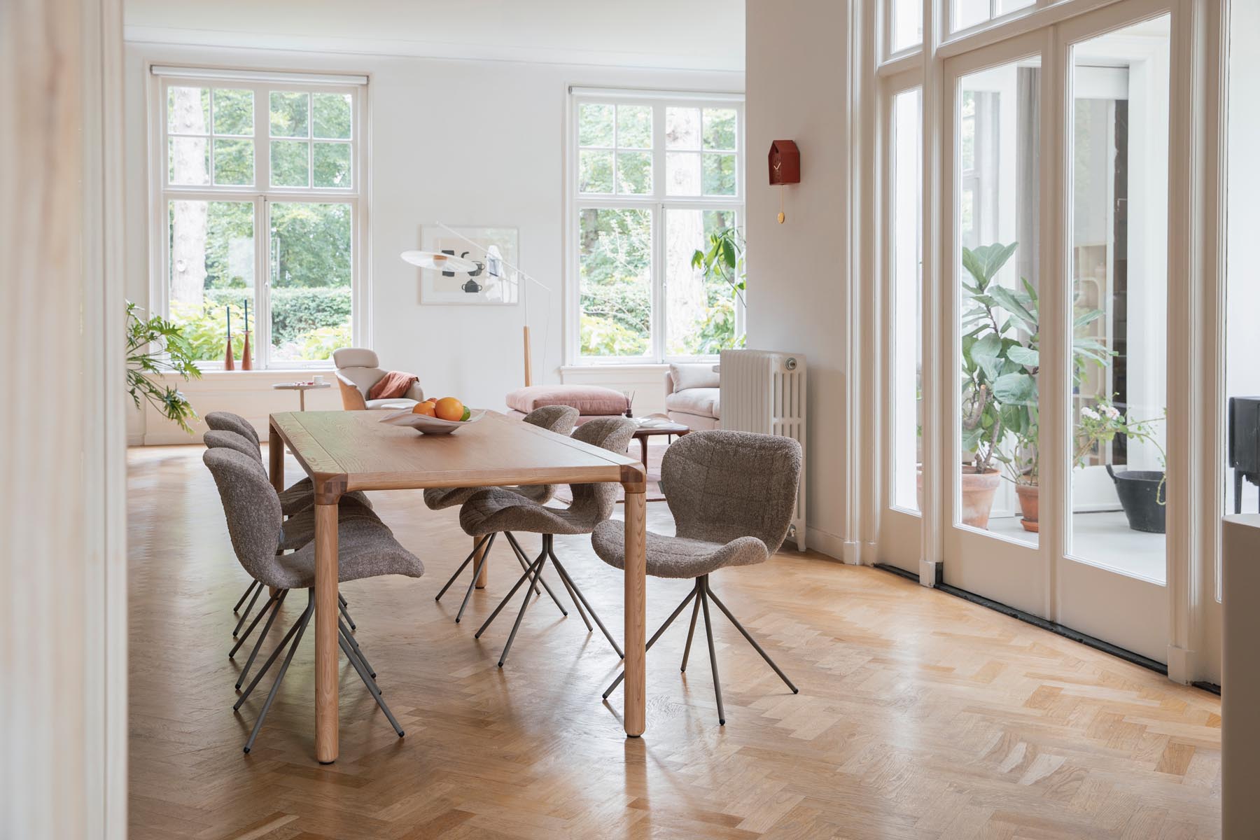 Stuhl OMG Soft in Beige präsentiert im Onlineshop von KAQTU Design AG. Stuhl ist von Zuiver