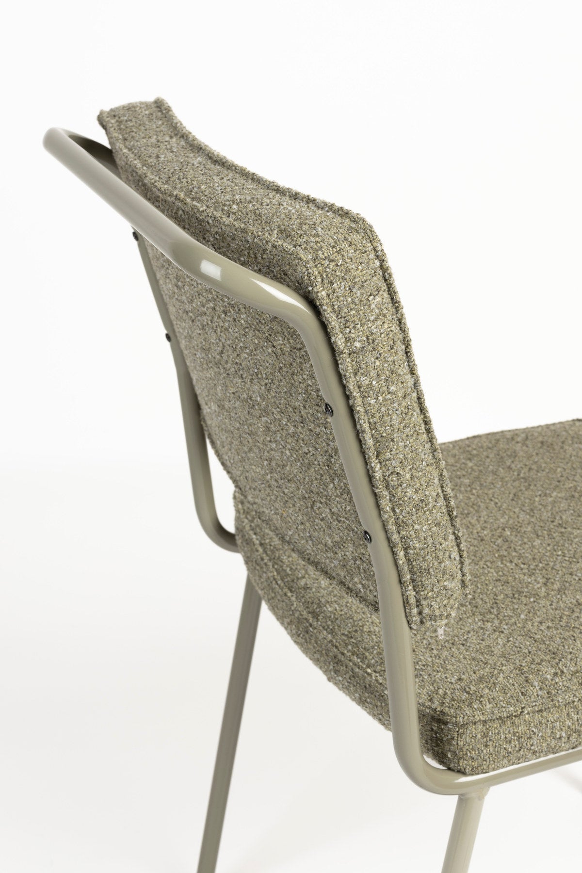 Stuhl Buddy in Olive präsentiert im Onlineshop von KAQTU Design AG. Stuhl ist von Zuiver