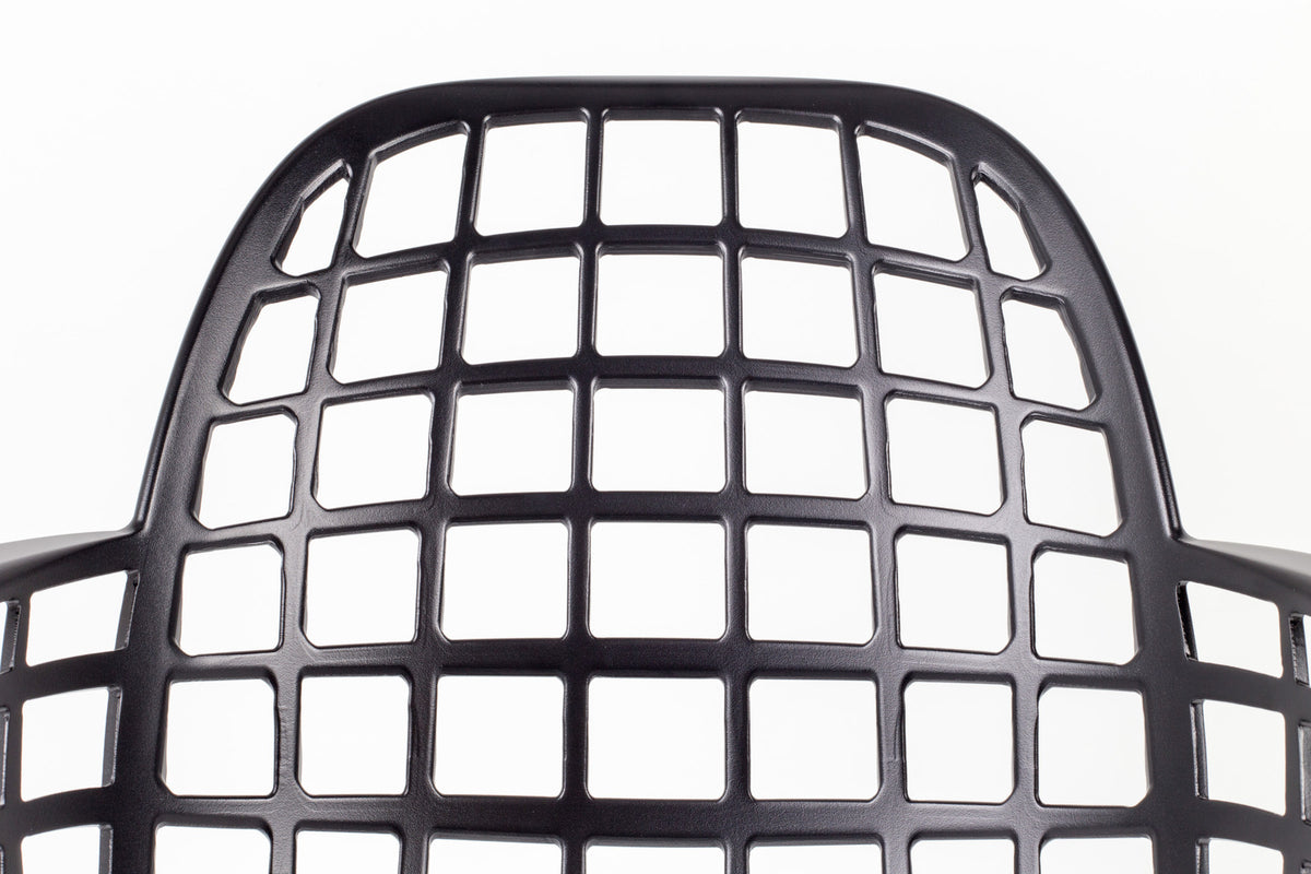 Gartenstuhl mit Armlehne Albert Kuip in Schwarz präsentiert im Onlineshop von KAQTU Design AG. Gartenstuhl mit Armlehnen ist von Zuiver