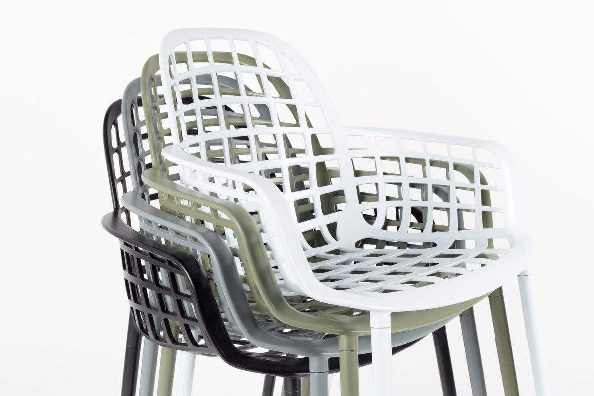 Gartenstuhl mit Armlehne Albert Kuip in Schwarz präsentiert im Onlineshop von KAQTU Design AG. Gartenstuhl mit Armlehnen ist von Zuiver