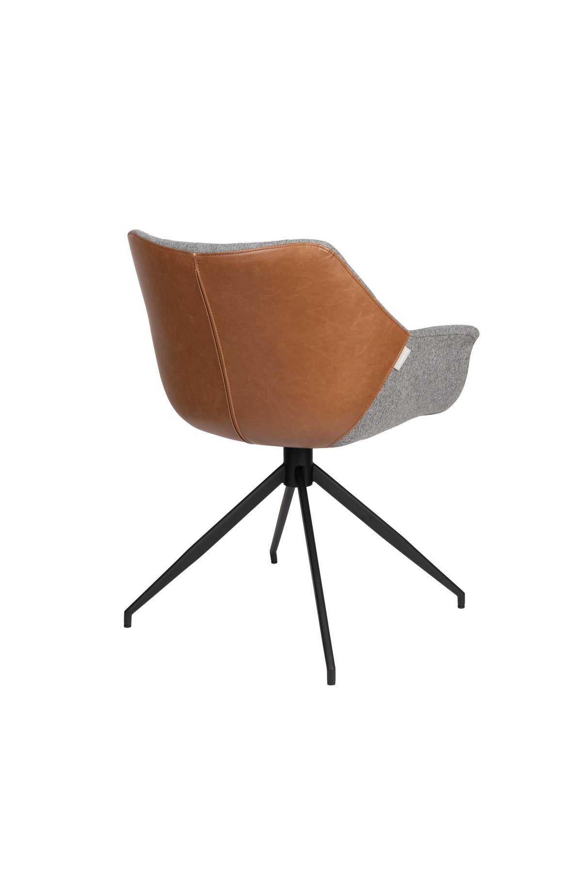 Armlehnstuhl Doulton Swivel in Braun präsentiert im Onlineshop von KAQTU Design AG. Dreh-Schalenstuhl mit Armlehnen ist von Zuiver