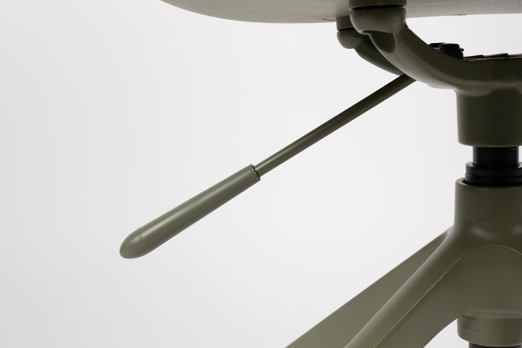 Bürostuhl mit Armlehne Albert Kuip in Grün präsentiert im Onlineshop von KAQTU Design AG. Bürostuhl mit Armlehne ist von Zuiver