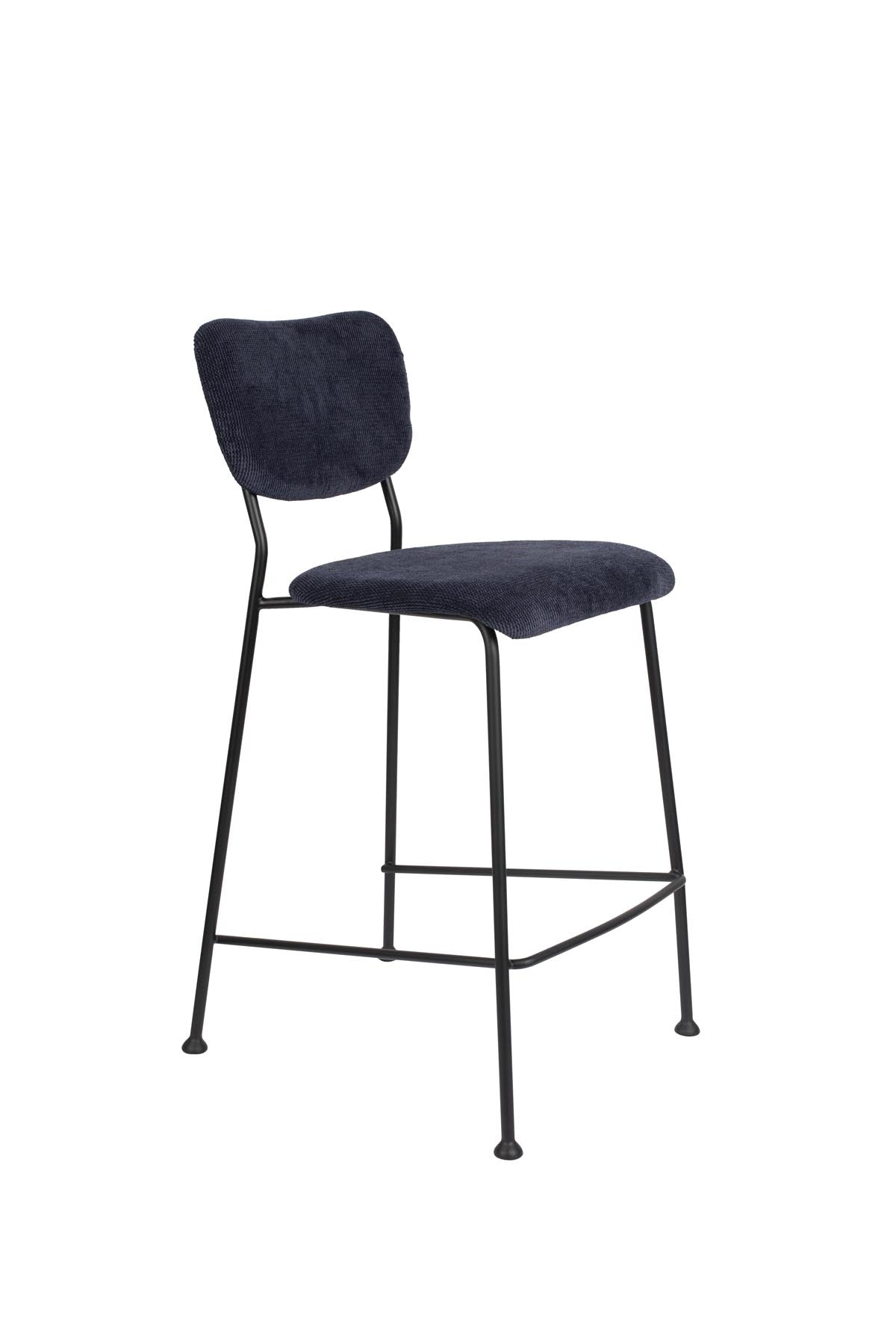 Barstuhl Benson in Dunkelblau präsentiert im Onlineshop von KAQTU Design AG. Barstuhl ist von Zuiver