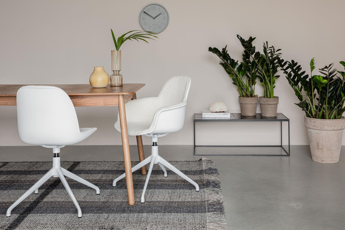 Tisch Glimps in Natur präsentiert im Onlineshop von KAQTU Design AG. Esstisch ist von Zuiver