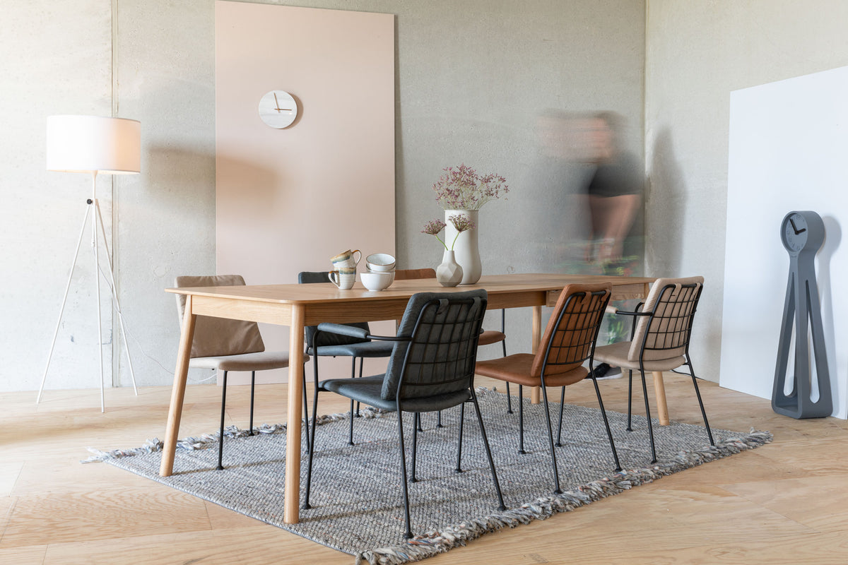 Tisch Glimps in Natur präsentiert im Onlineshop von KAQTU Design AG. Esstisch ist von Zuiver