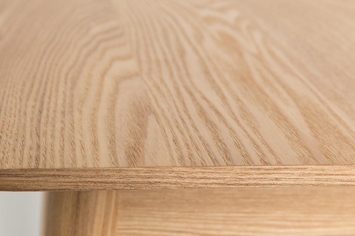 Tisch Glimps in Natur präsentiert im Onlineshop von KAQTU Design AG. Esstisch ist von Zuiver