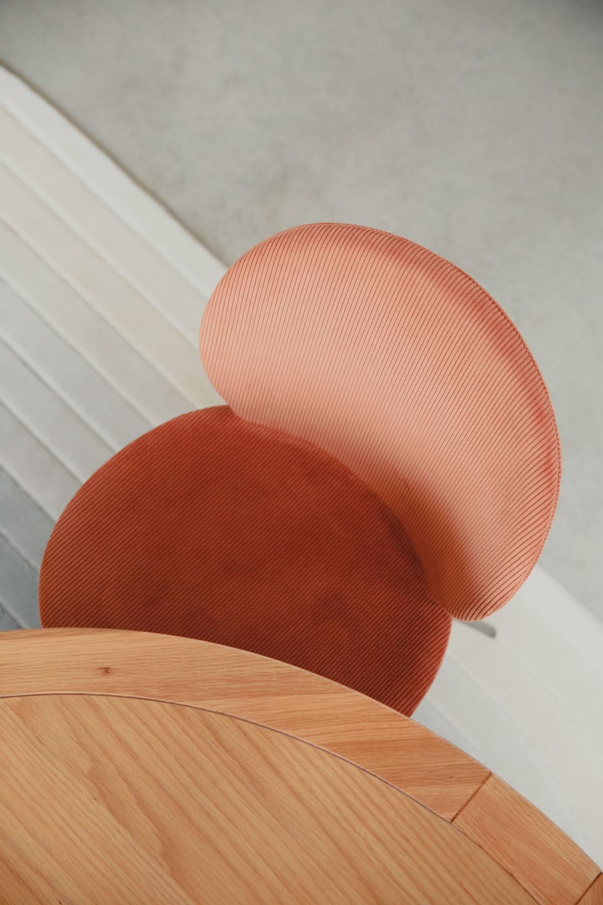 Tisch Storm in Natur präsentiert im Onlineshop von KAQTU Design AG. Esstisch ist von Zuiver