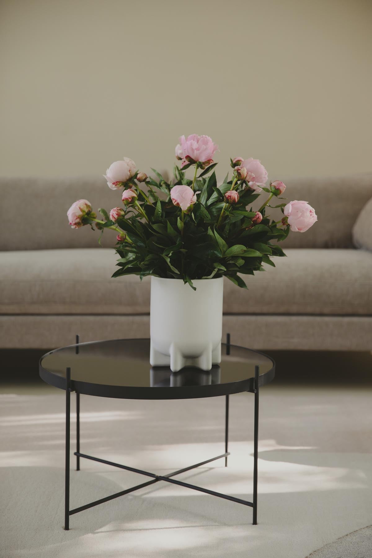 Beistelltisch Cupid in Schwarz präsentiert im Onlineshop von KAQTU Design AG. Beistelltisch ist von Zuiver