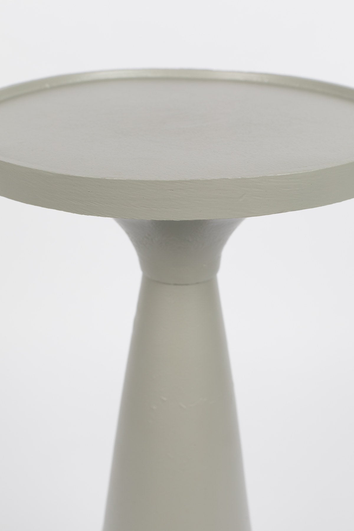 Beistelltisch Floss in Grau präsentiert im Onlineshop von KAQTU Design AG. Beistelltisch ist von Zuiver