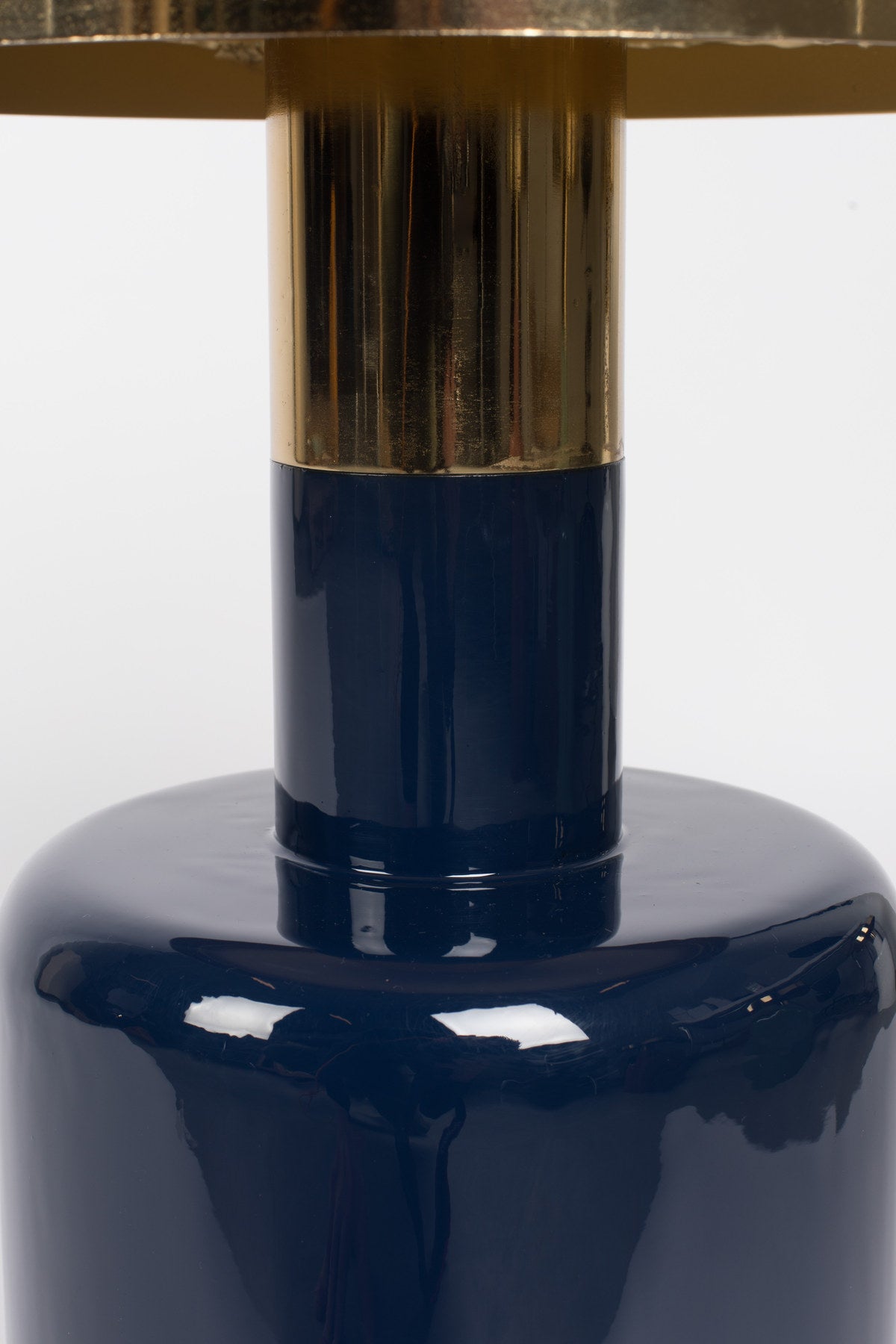 Beistelltisch Glam in Blau präsentiert im Onlineshop von KAQTU Design AG. Couchtisch ist von Zuiver