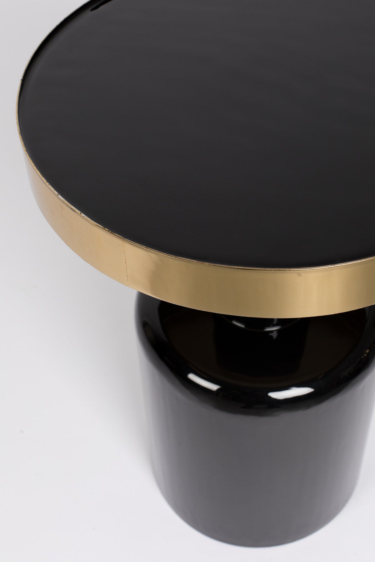 Beistelltisch Glam in Schwarz präsentiert im Onlineshop von KAQTU Design AG. Couchtisch ist von Zuiver