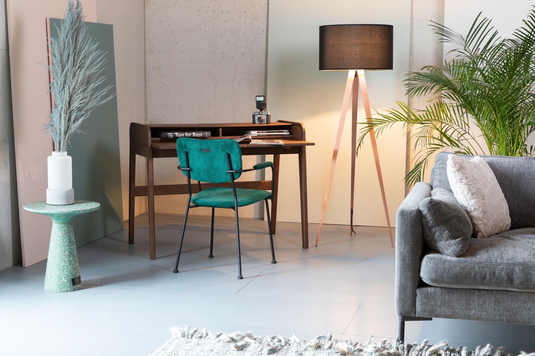 Beistelltisch Victoria in Grün präsentiert im Onlineshop von KAQTU Design AG. Beistelltisch ist von Zuiver