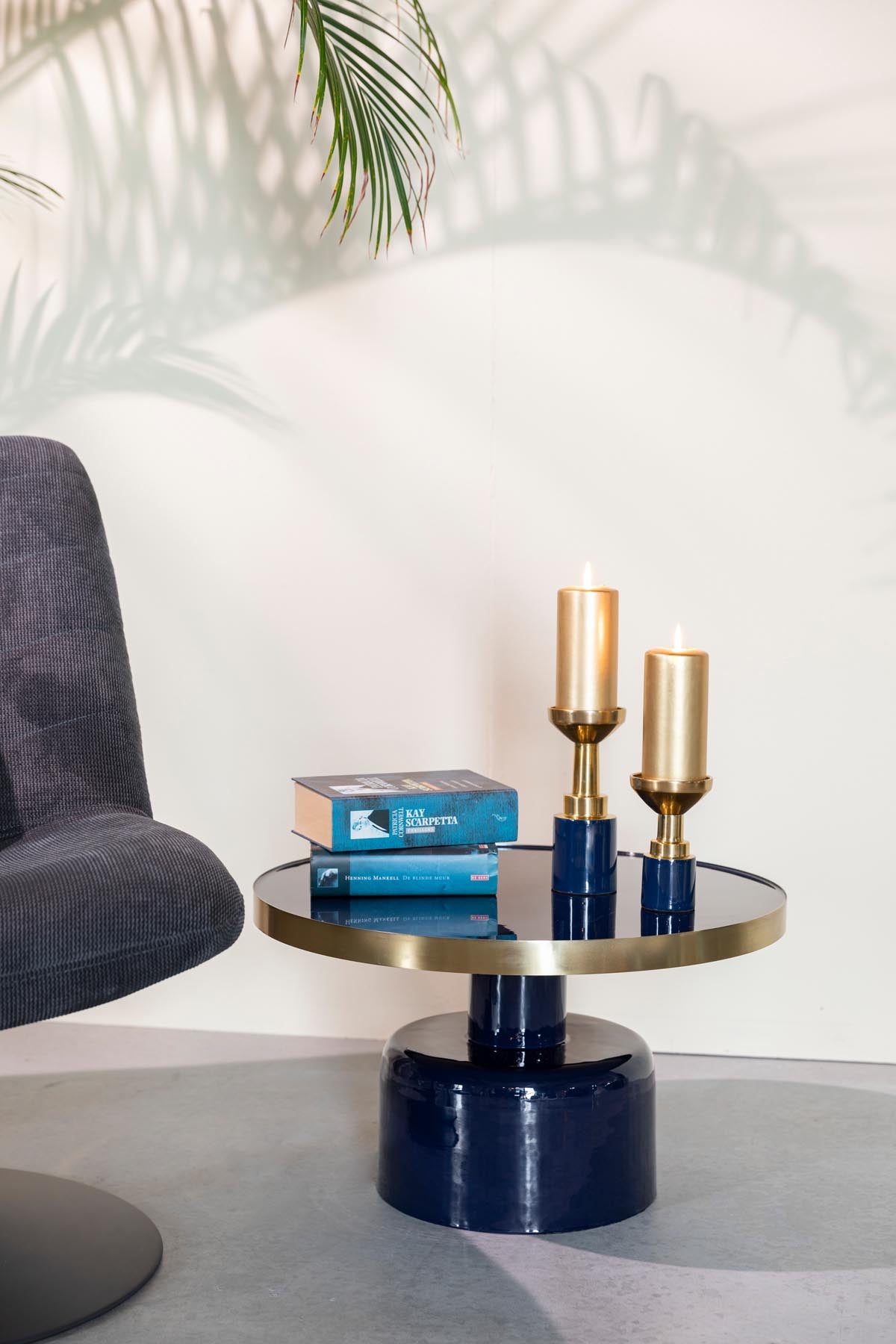 Beistelltisch Glam in Blau präsentiert im Onlineshop von KAQTU Design AG. Couchtisch ist von Zuiver