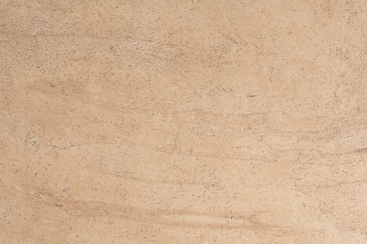Edler Couchtisch rund in beige präsentiert im Onlineshop von KAQTU Design AG. Couchtisch ist von Zuiver