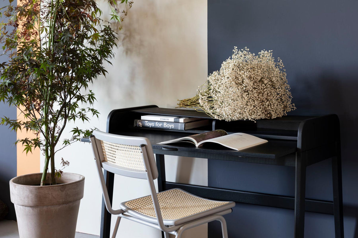 Bürotisch Barbier in Schwarz präsentiert im Onlineshop von KAQTU Design AG. Schreibtisch ist von Zuiver