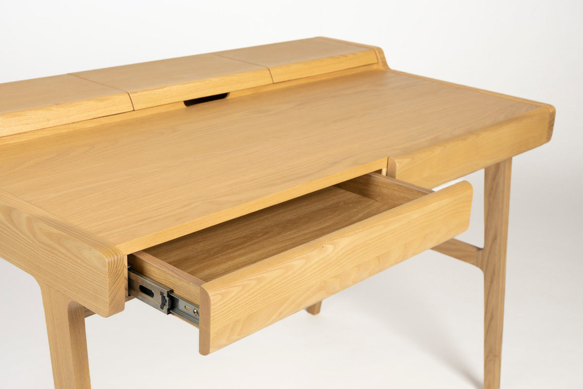 Schreibtisch Kaat in Natur präsentiert im Onlineshop von KAQTU Design AG. Schreibtisch ist von Zuiver