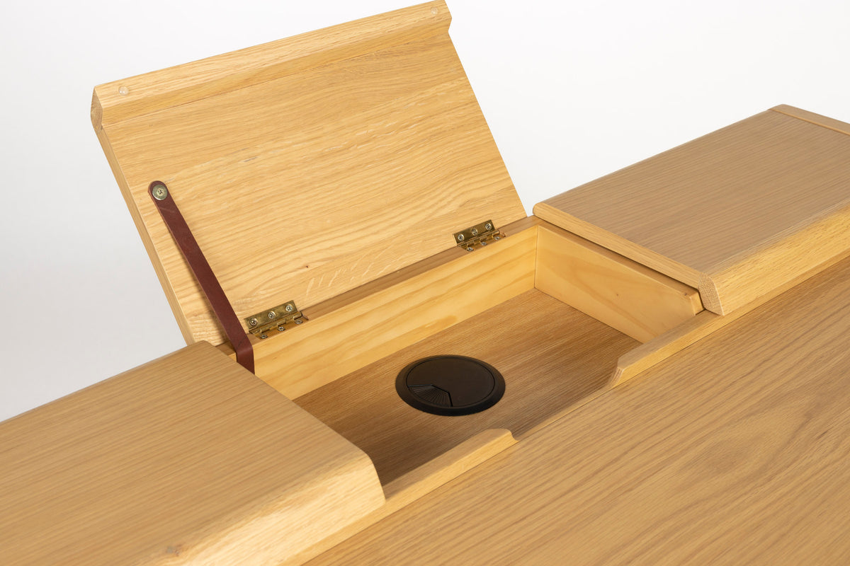 Schreibtisch Kaat in Natur präsentiert im Onlineshop von KAQTU Design AG. Schreibtisch ist von Zuiver
