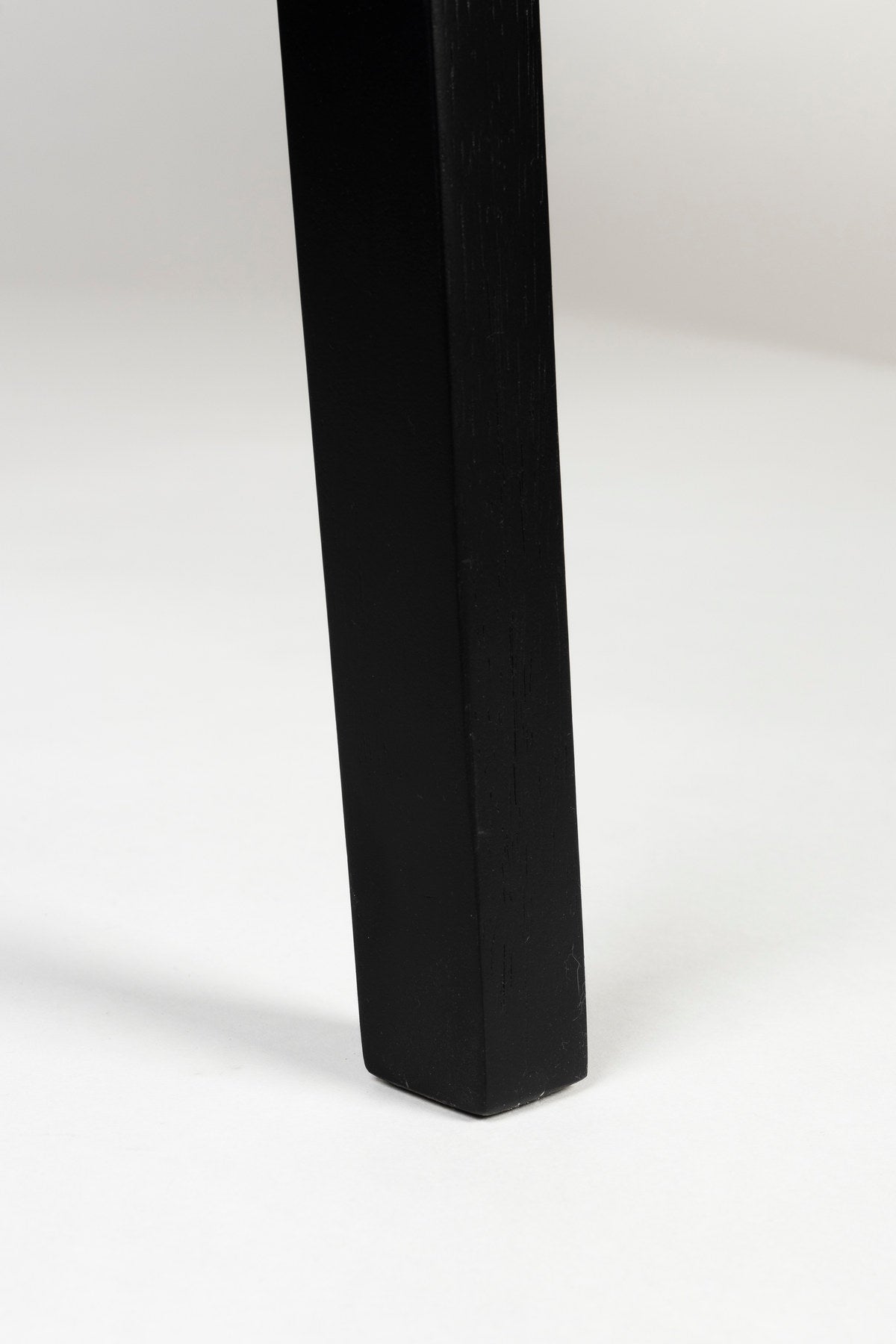 Schreibtisch Kaat in Schwarz präsentiert im Onlineshop von KAQTU Design AG. Schreibtisch ist von Zuiver