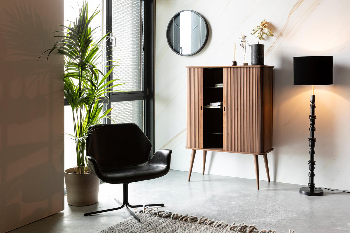 Lounge Sessel Nikki in Schwarz präsentiert im Onlineshop von KAQTU Design AG. Sessel mit Armlehnen ist von Zuiver