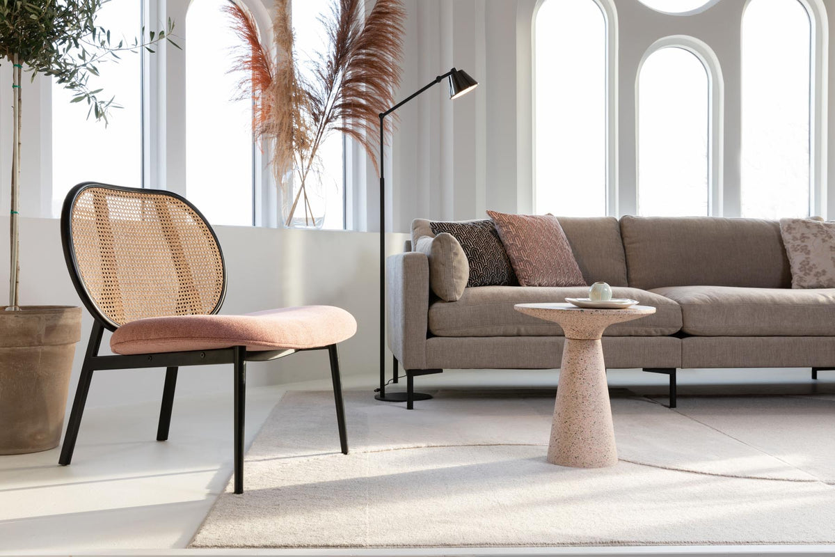Lounge Sessel Spike in Natur/Pink präsentiert im Onlineshop von KAQTU Design AG. Sessel ist von Zuiver