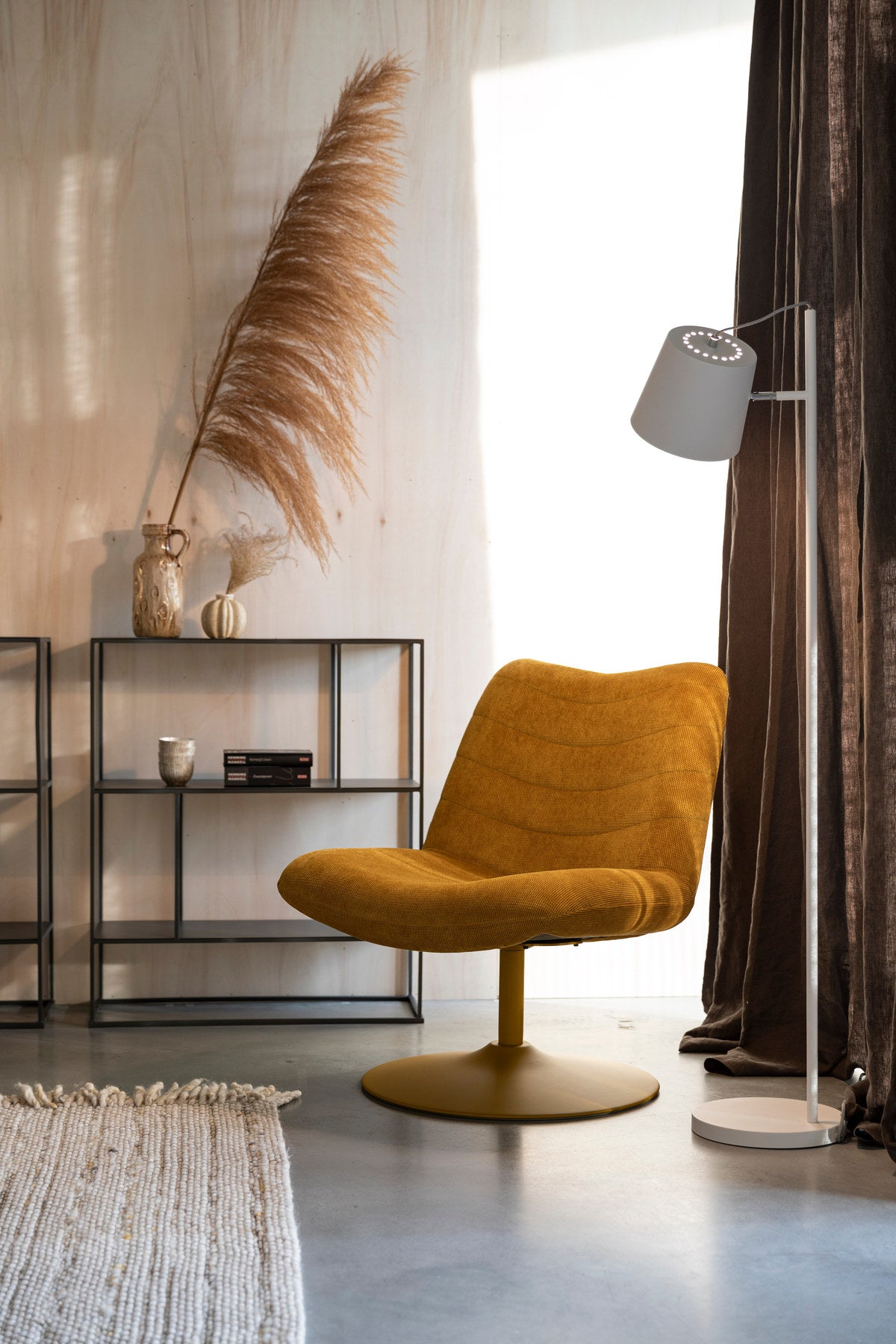 Lounge Sessel Bubba in Oker präsentiert im Onlineshop von KAQTU Design AG. Sessel ist von Zuiver
