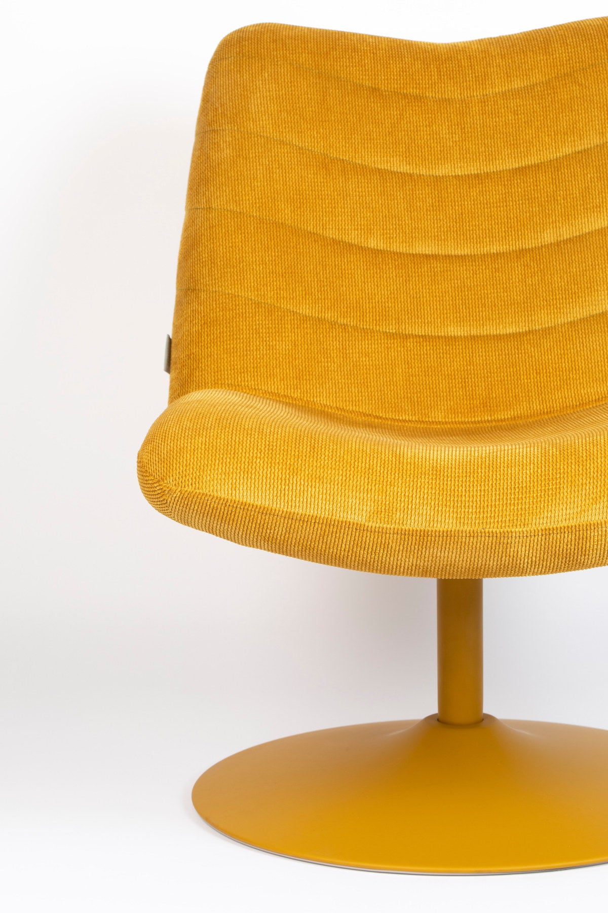 Lounge Sessel Bubba in Oker präsentiert im Onlineshop von KAQTU Design AG. Sessel ist von Zuiver