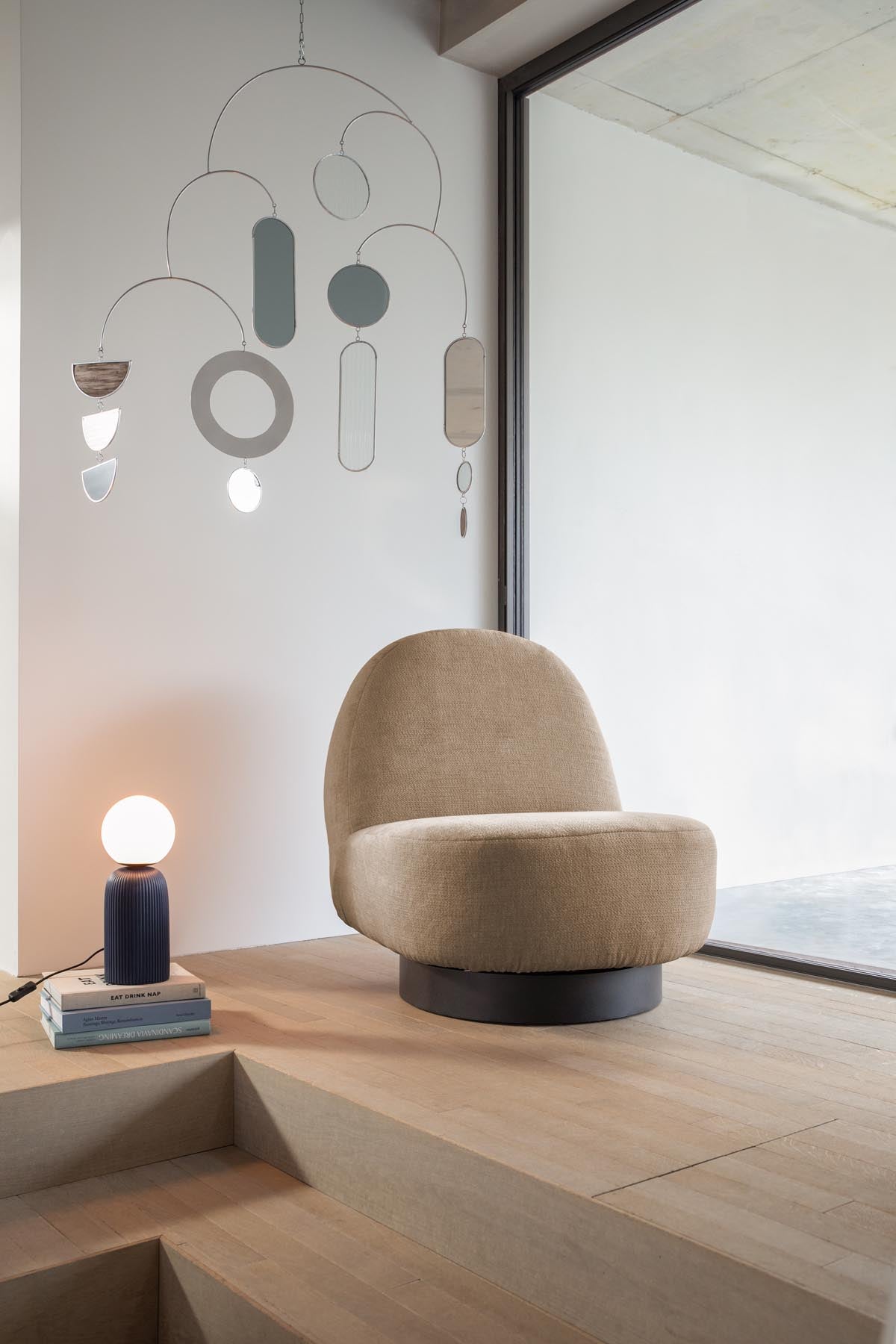 Sessel EDEN in Moos / Schwarz präsentiert im Onlineshop von KAQTU Design AG. Sessel ist von Zuiver