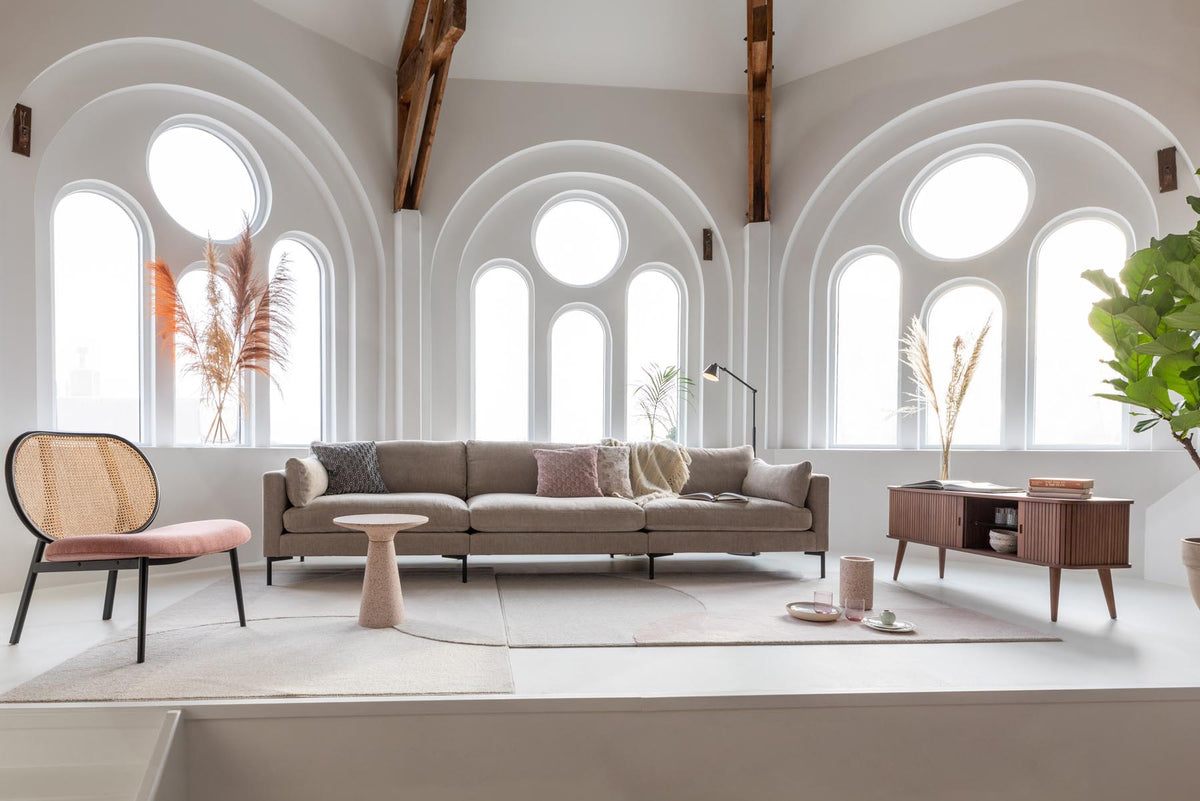 Summer Sofa 4,5-Sitzer in Latte präsentiert im Onlineshop von KAQTU Design AG. 4er Sofa ist von Zuiver