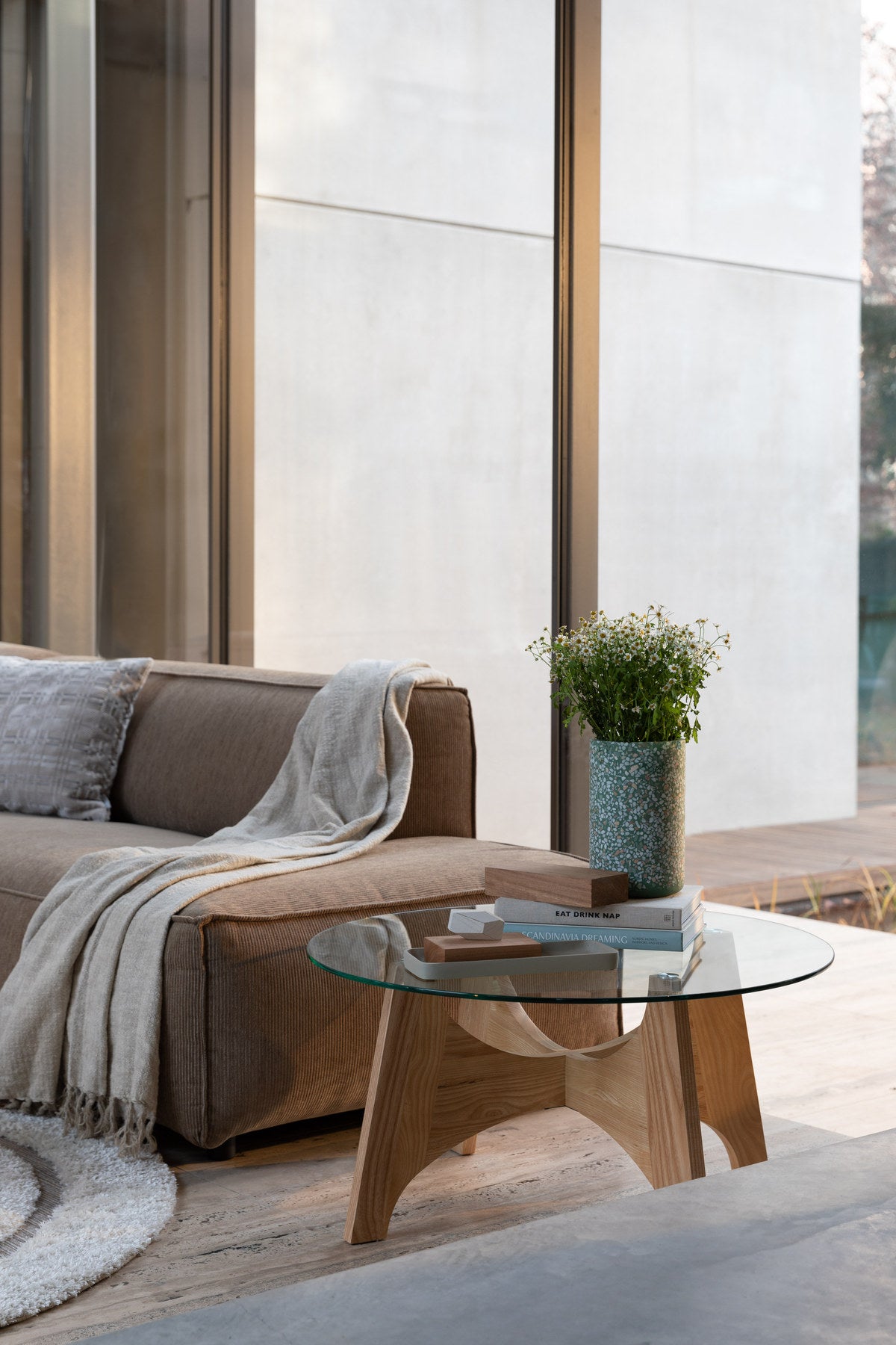 SOFA FAT FREDDY rechts in Braun präsentiert im Onlineshop von KAQTU Design AG. Ecksofa rechts ist von Zuiver