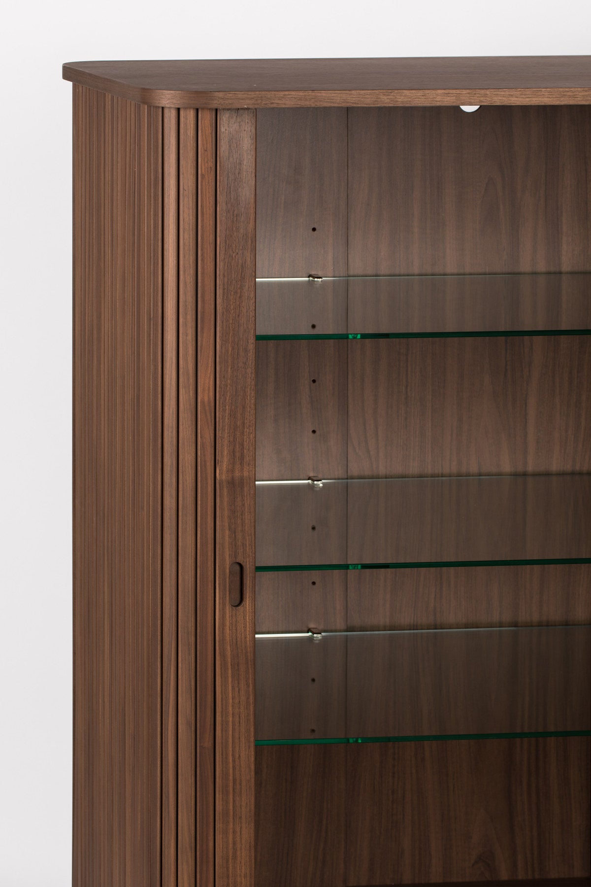 Sideboard Barbier in Walnuss präsentiert im Onlineshop von KAQTU Design AG. High-Sideboard ist von Zuiver