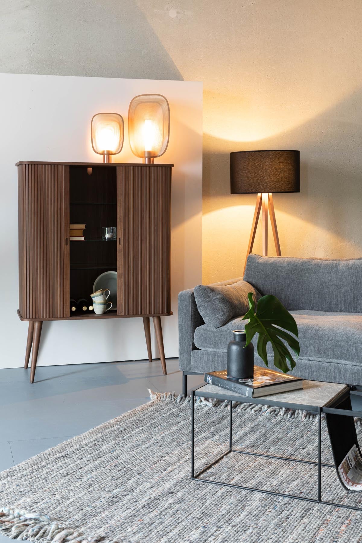 Sideboard Barbier in Walnuss präsentiert im Onlineshop von KAQTU Design AG. High-Sideboard ist von Zuiver