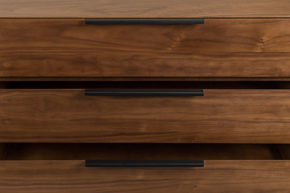 Sideboard Travis in Walnuss präsentiert im Onlineshop von KAQTU Design AG. Sideboard ist von Zuiver