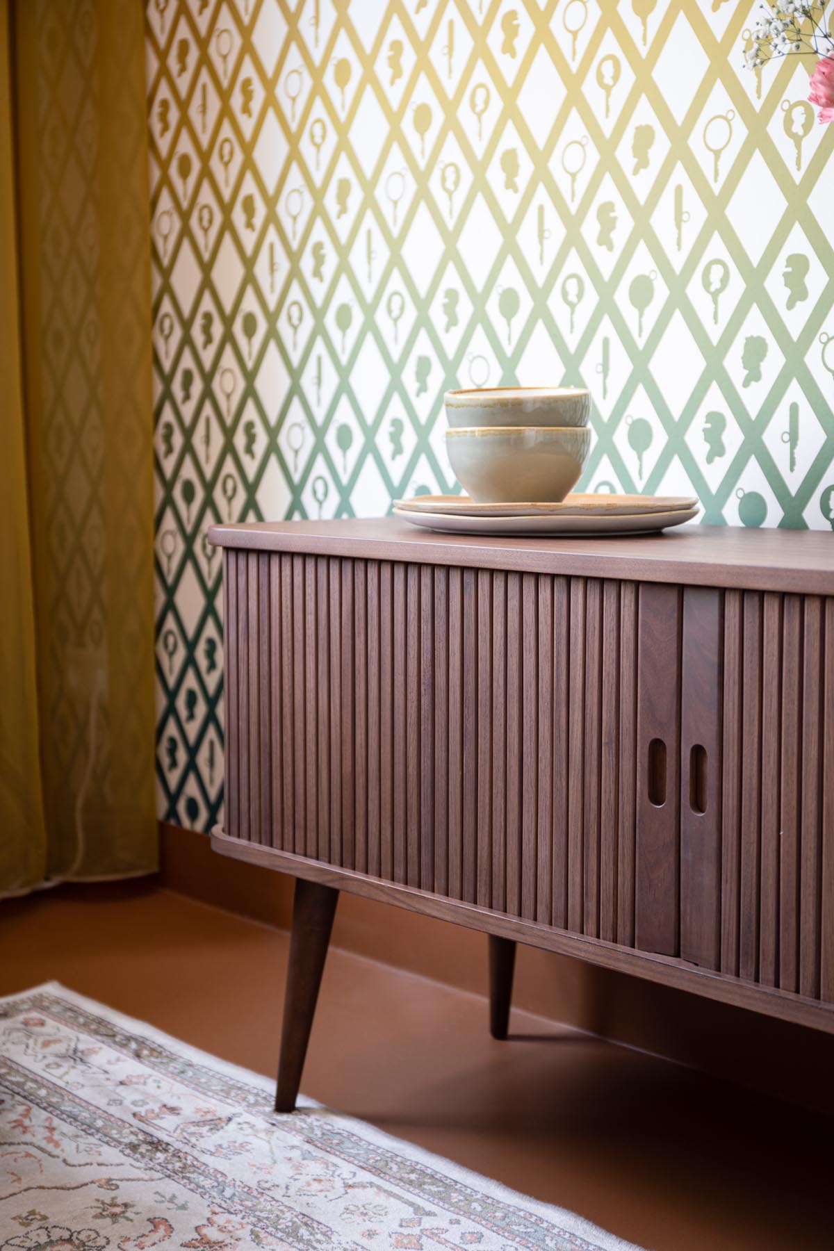 Sideboard Barbier in Walnuss präsentiert im Onlineshop von KAQTU Design AG. High-Sideboard ist von Zuiver