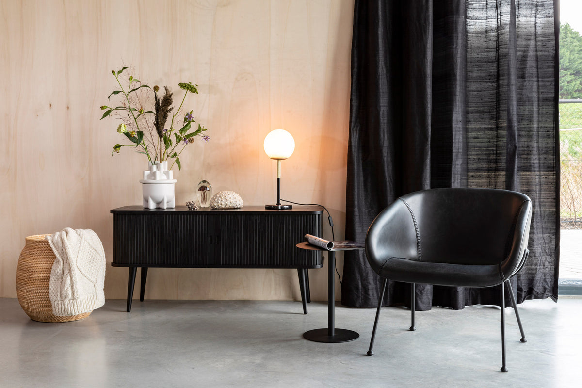 Sideboard Barbier in Schwarz präsentiert im Onlineshop von KAQTU Design AG. High-Sideboard ist von Zuiver