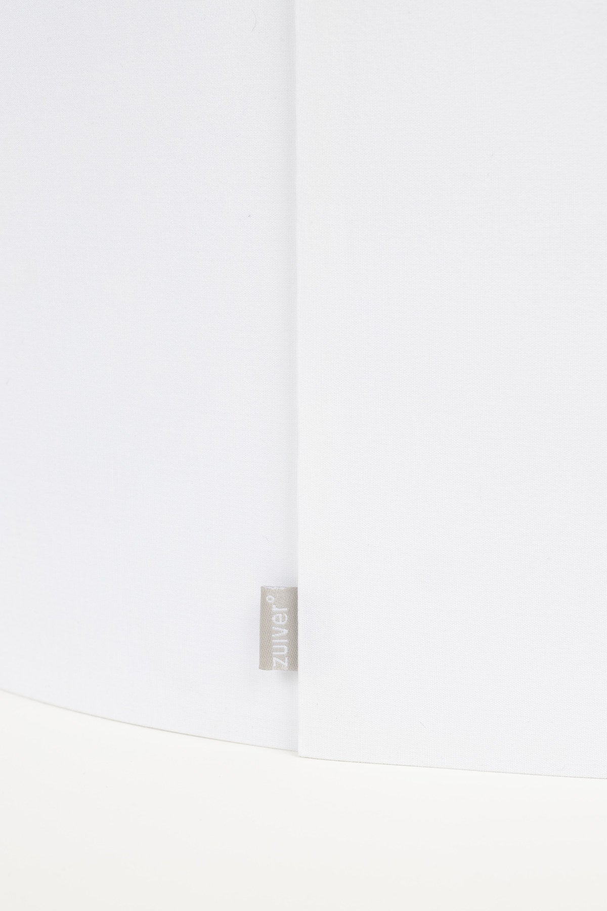 Shade Tripod in Weiss präsentiert im Onlineshop von KAQTU Design AG. Lampenschirm ist von Zuiver