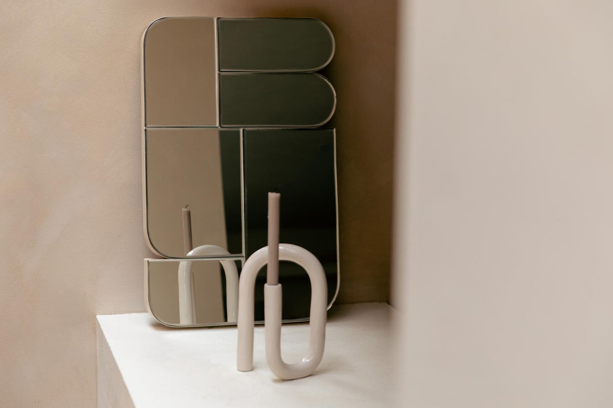 Glamour Spiegel in beige präsentiert im Onlineshop von KAQTU Design AG. Wandspiegel ist von Zuiver