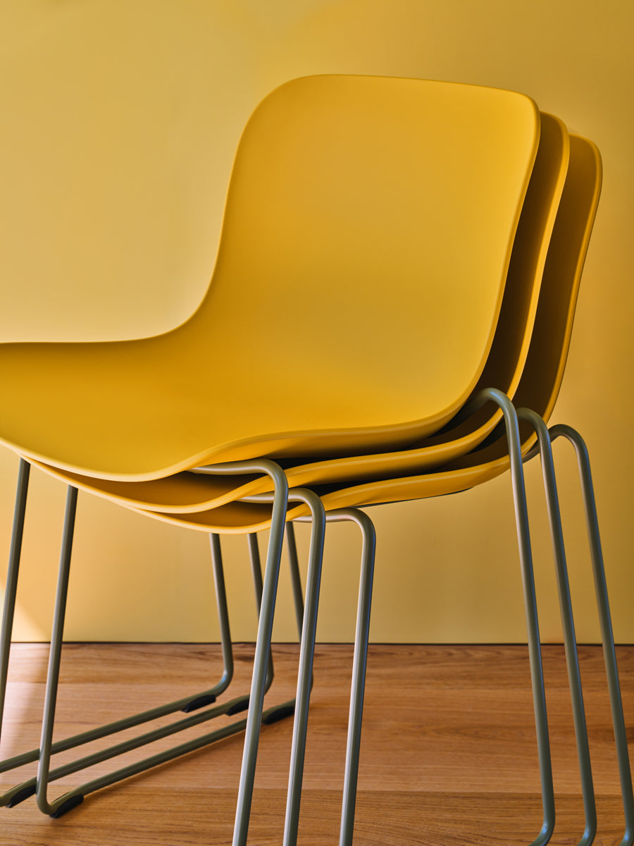 Baltic 2 Basic BLK1P28 - Stuhl Kufen-Gestell in Beige präsentiert im Onlineshop von KAQTU Design AG. Stuhl ist von Mdd