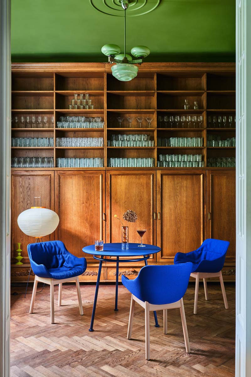 Baltic Soft Duo BL5P14 - Stuhl mit holzbasis in Umbra präsentiert im Onlineshop von KAQTU Design AG. Stuhl mit Armlehne ist von Mdd