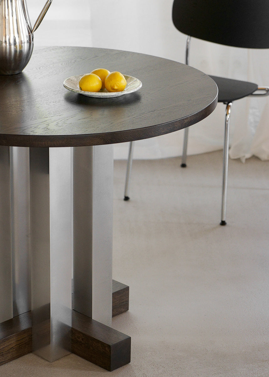 Cruz CRZ90 - Cafeteriatisch in Eiche-Ebenholz präsentiert im Onlineshop von KAQTU Design AG. Esstisch ist von Tamo