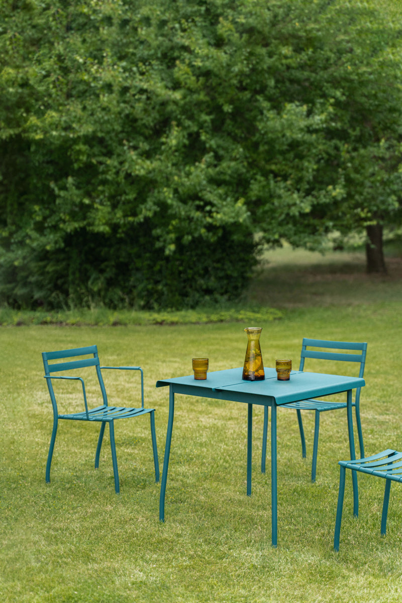 Flaner FLR04 - Cafeteriatisch in Türkis präsentiert im Onlineshop von KAQTU Design AG. Gartentisch ist von Mdd