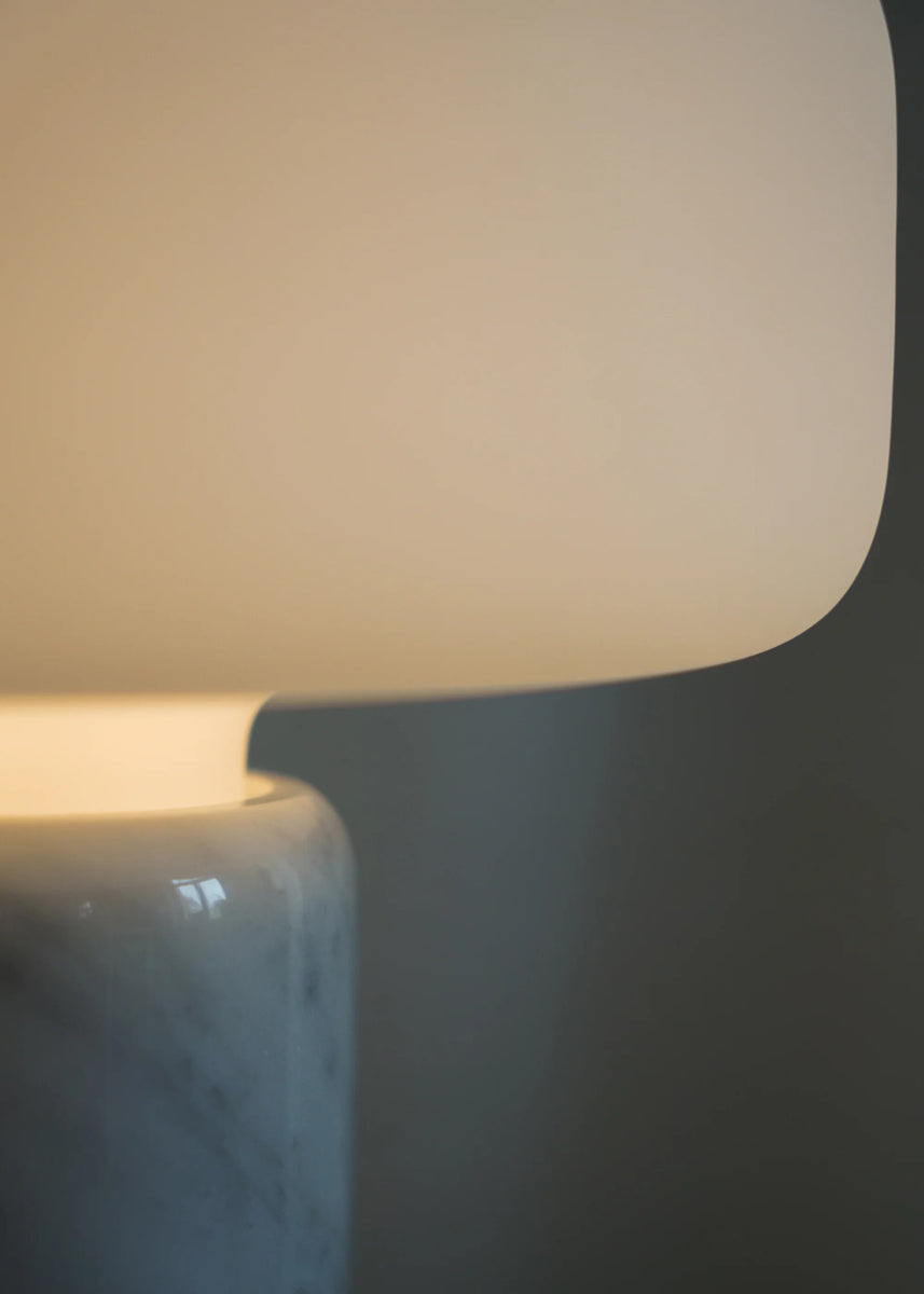 Fonte FNT01 - Lampe in Braun präsentiert im Onlineshop von KAQTU Design AG. Tischleuchte ist von Tamo